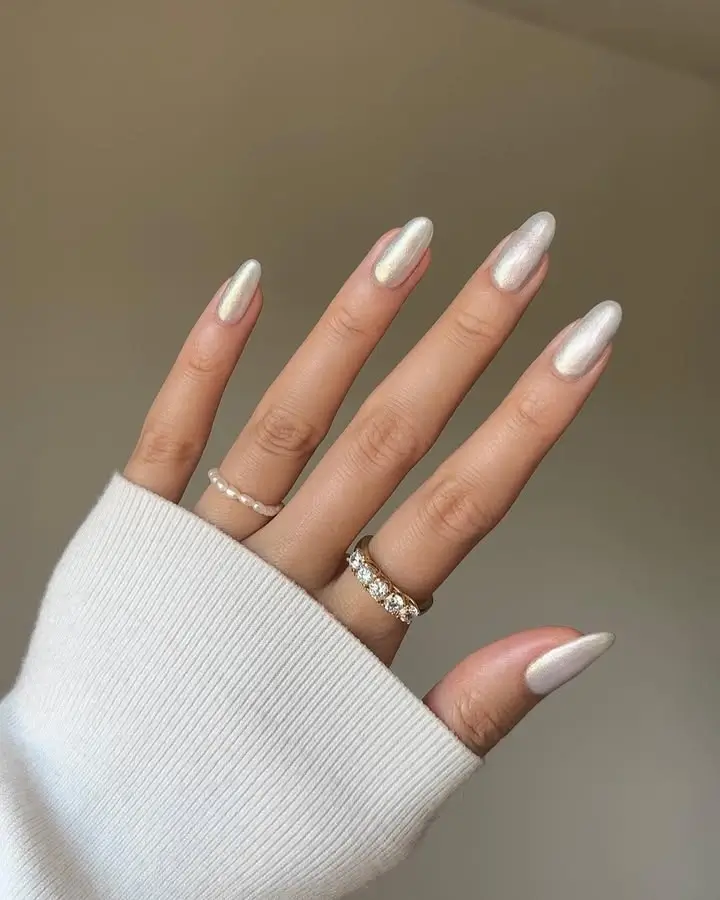 Pearlized Milky Nails
